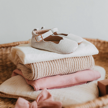 Load image into Gallery viewer, Sparkle White Olivia