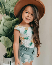 Load image into Gallery viewer, Delphie Denim Shorts - Light Blue Jean