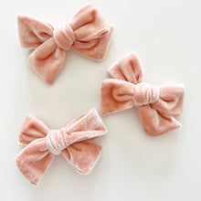 Load image into Gallery viewer, Rose Velvet Bow