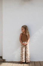 Load image into Gallery viewer, Floral Knit Pants: Caramel
